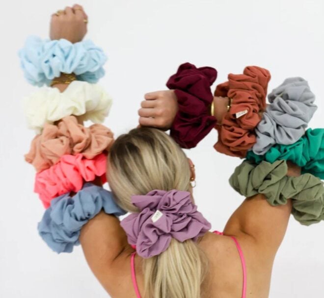 different color scrunchies